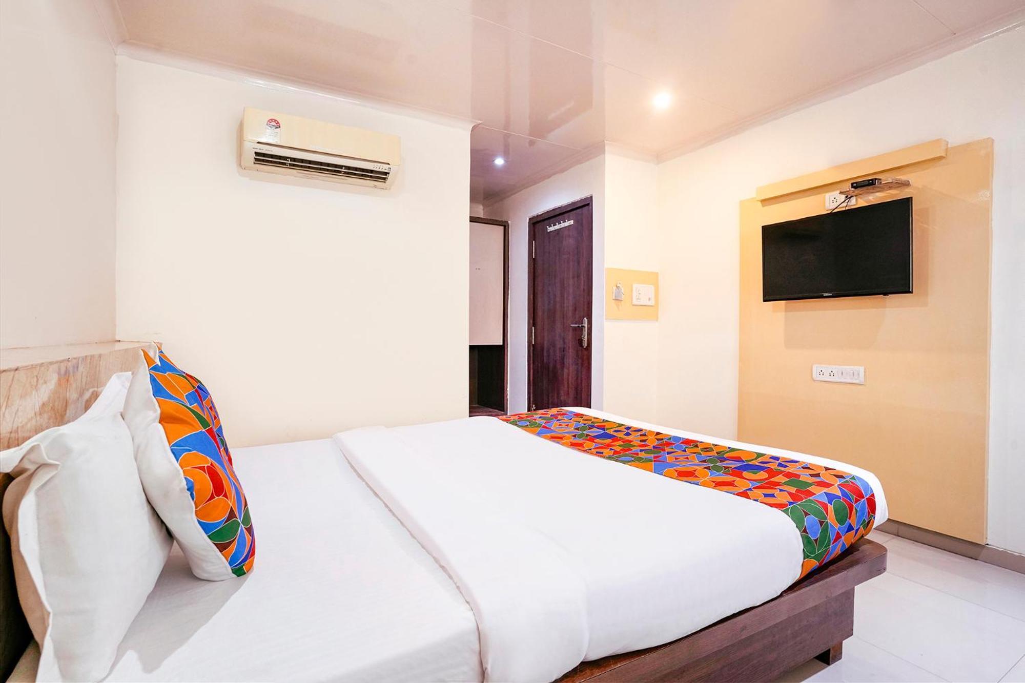 Fabhotel Everest Vashi Bagian luar foto