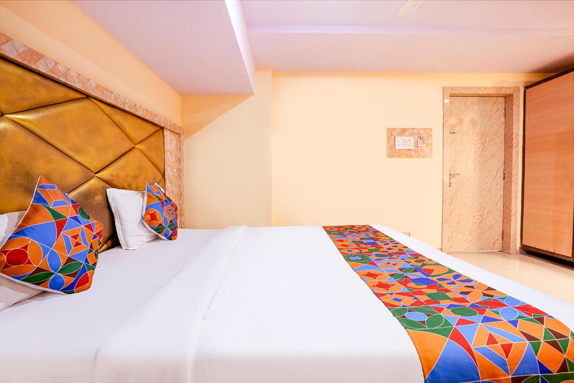 Fabhotel Everest Vashi Bagian luar foto